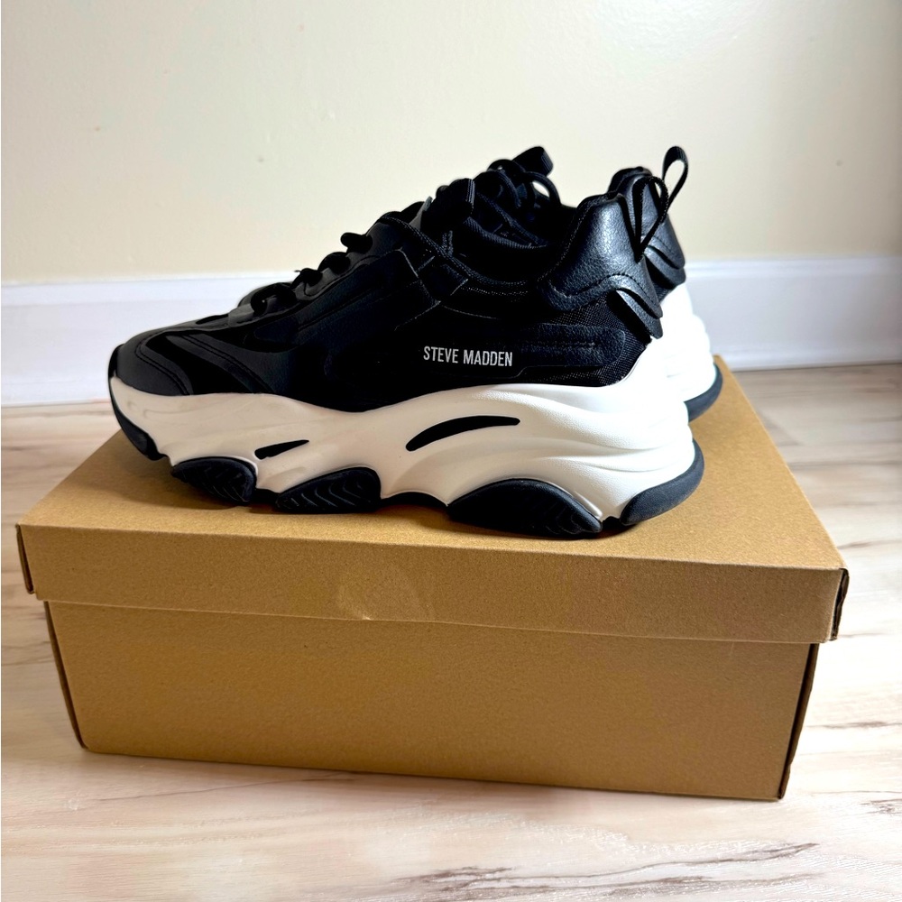 Woman’s Steve Madden Platform Sneaker